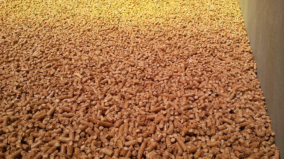 INDUSTRIES POWER STATION HEATING SYSTEM in EUROPE WOODEN 15 KG PELLET CHEAP PRICE BIOMAS PELLET HEATING SYSTEM